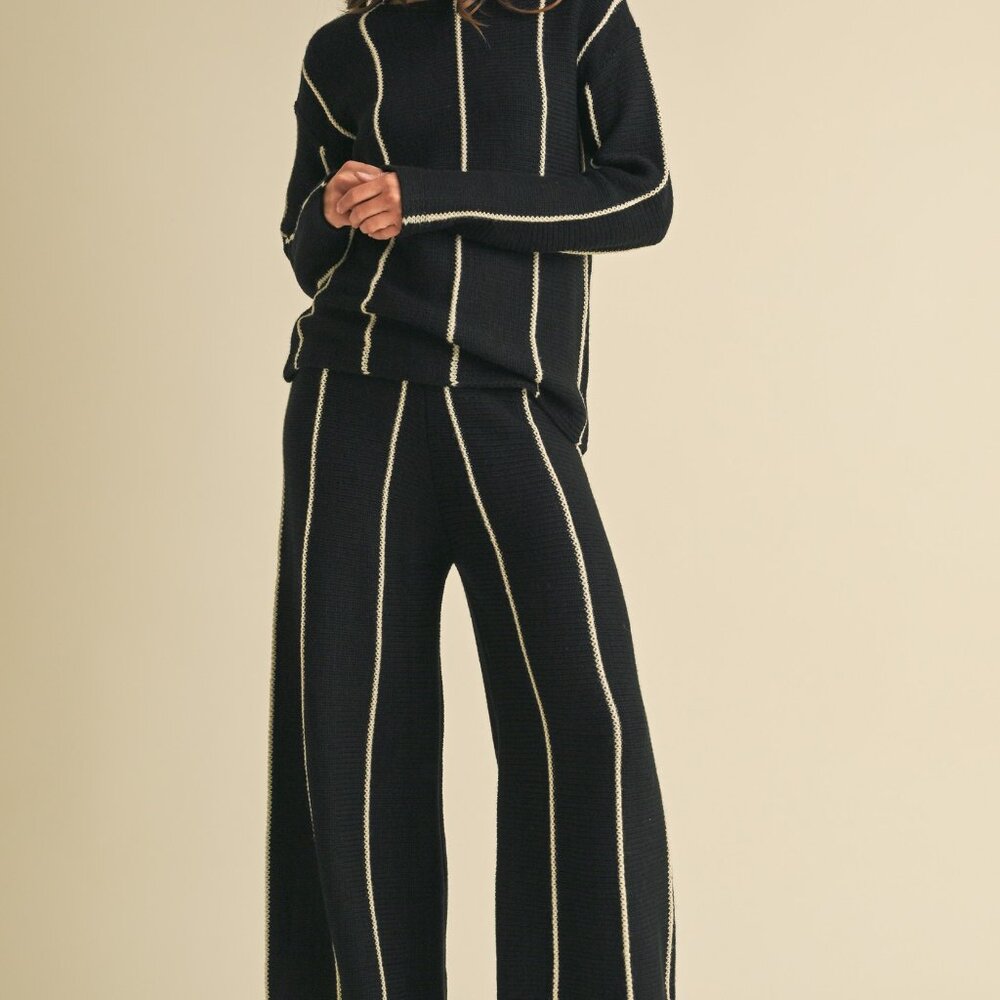 Striped Black and White travel set (new with tags)